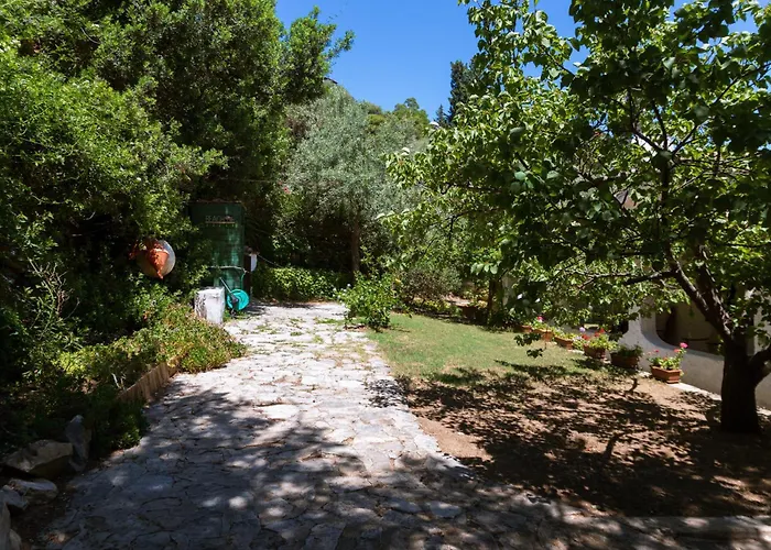 Villa Stella, With Garden, Five Minutes From The Beach